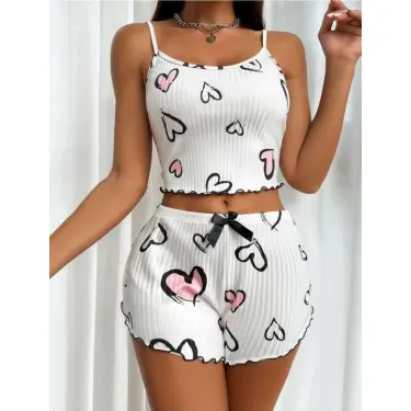 LYYN Beyaz Üstüne Kalp Desenli Askılı Şortlu Pijama Takımı