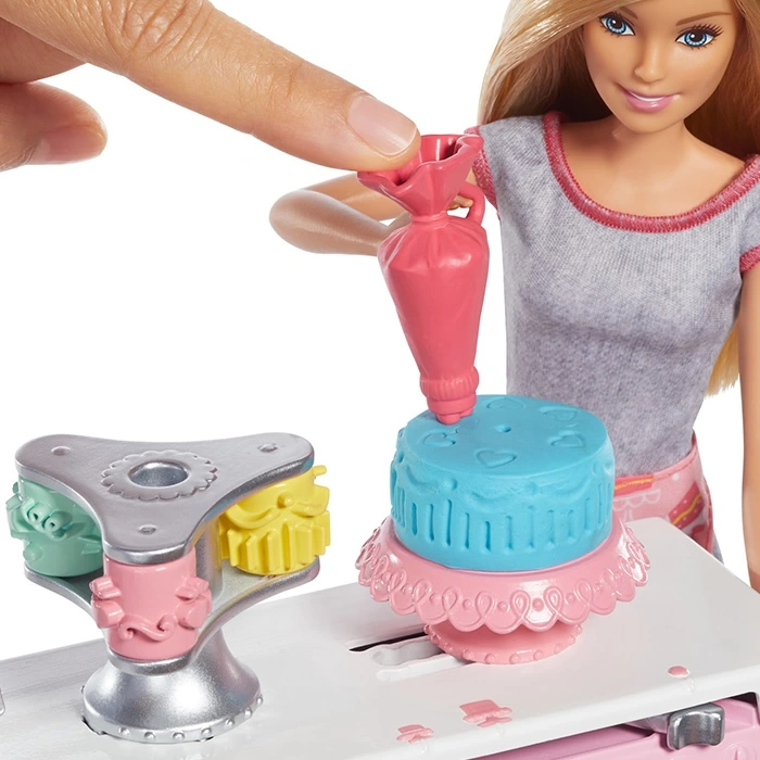 BARBİENİN PASTA DÜKKANI OYUN SETİ