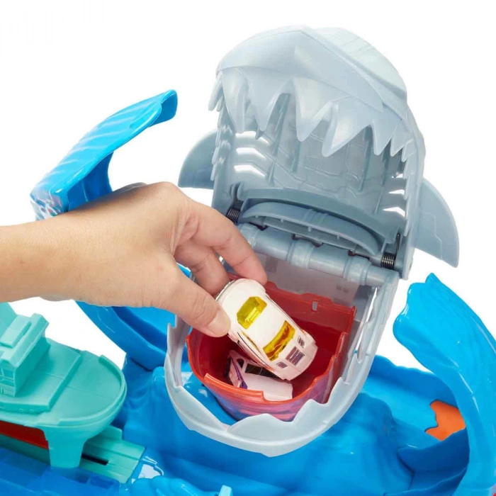 HOT WHEELS ROBOTİK KÖPEK BALIĞI OYUN SETİ