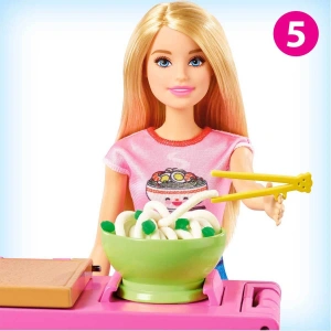 BARBİE NOODLE YAPIYOR OYUN SETİ 6