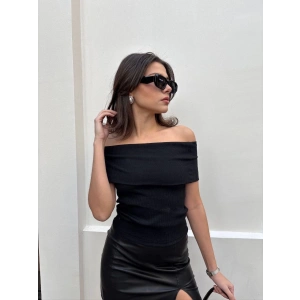 Madonna yaka sıfır kol bluz