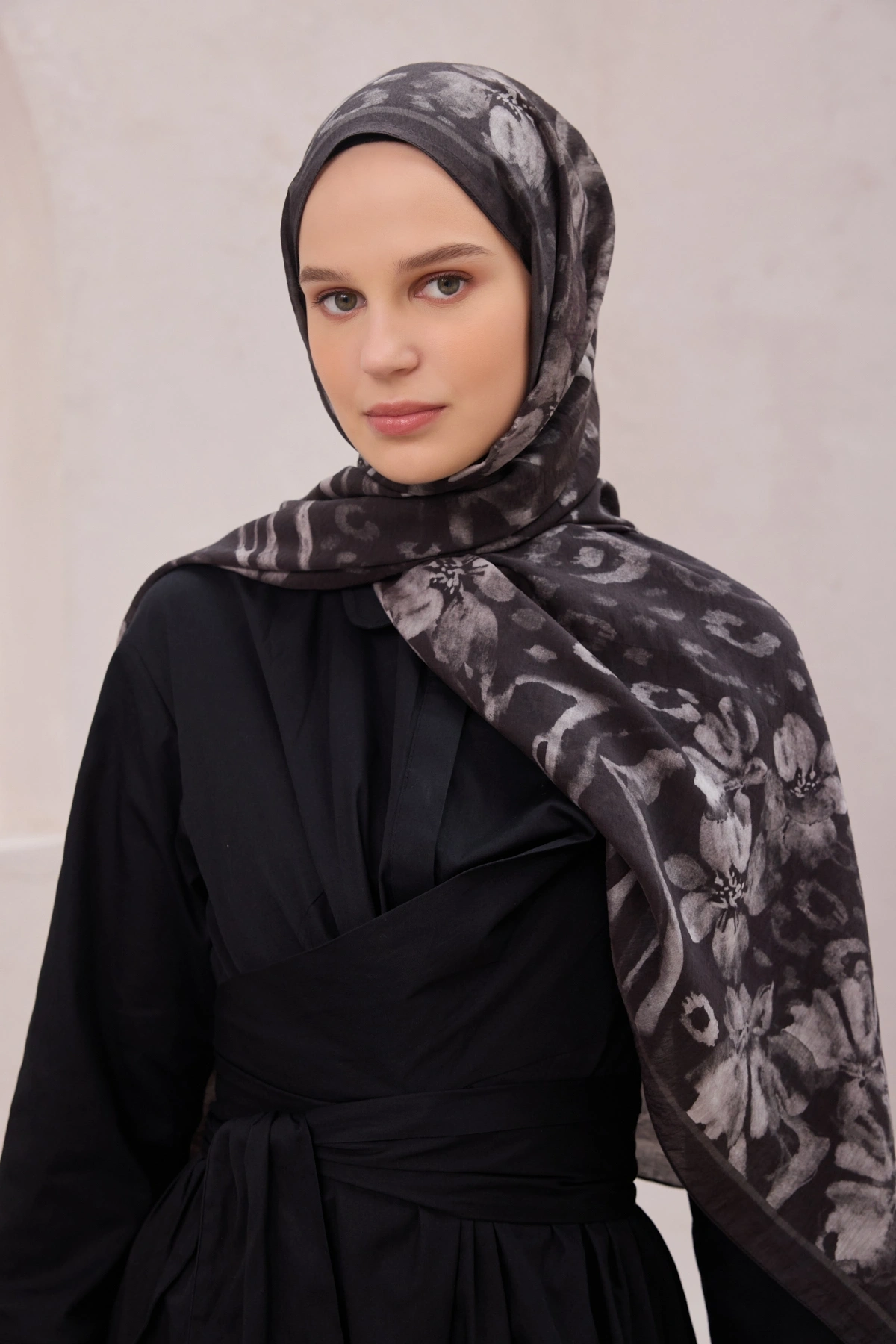 Belli Fresh Tencel Kumaş Rozy Şal - Siyah