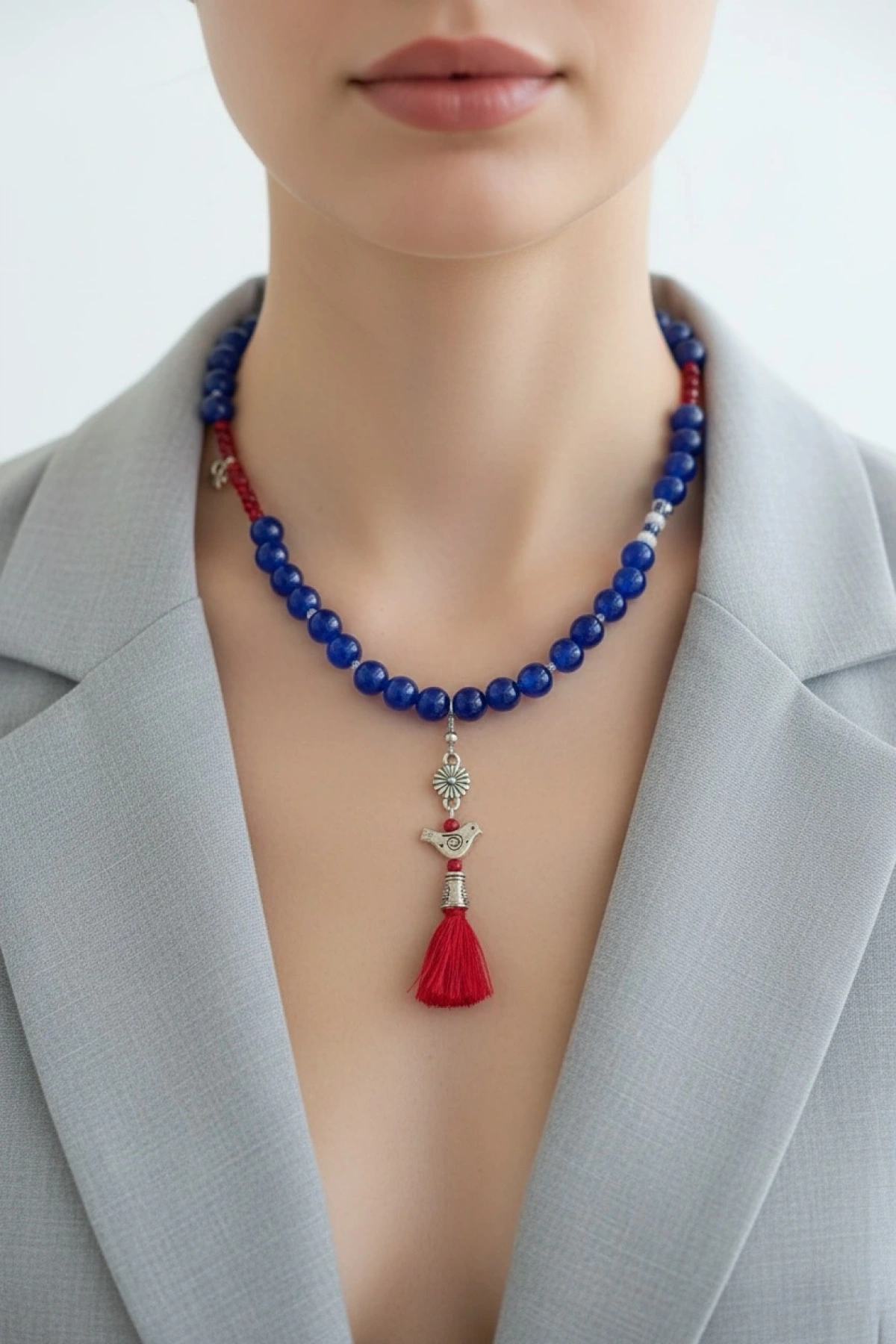 El Yapımı Boncuklu Kuş Figürlü Kolye