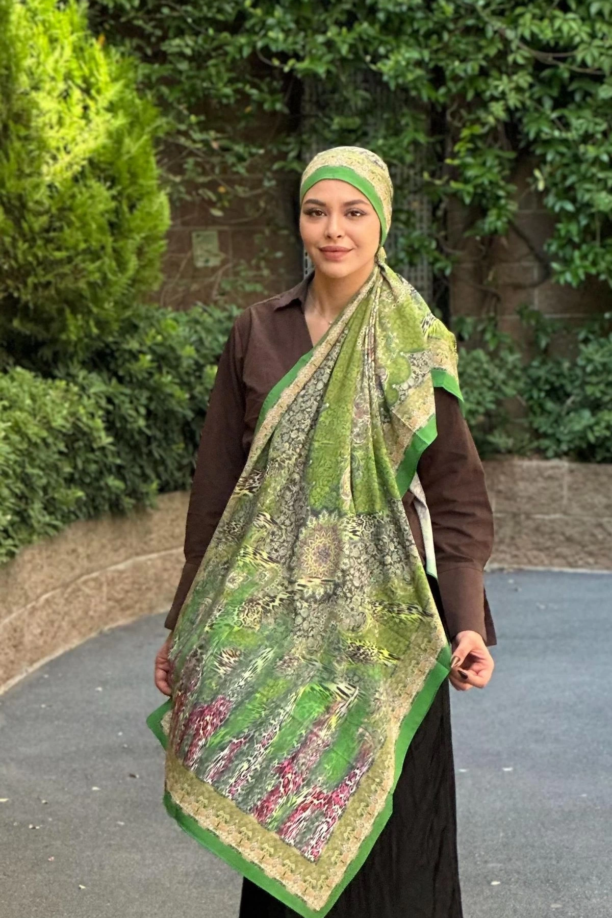 Liora - Retro Leoparlı Desen Şal - Yeşil