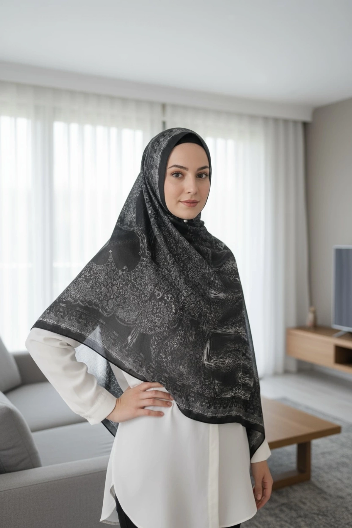 Liora - Retro Leoparlı Desen Şal - Siyah