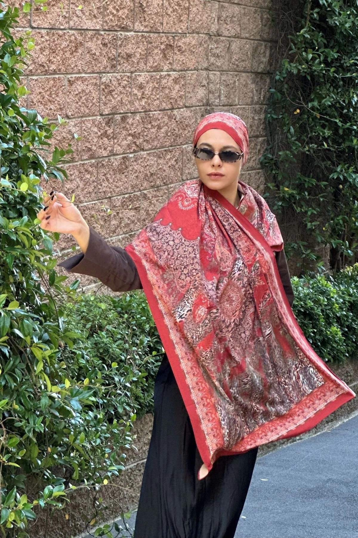 Liora - Retro Leoparlı Desen Şal - Kırmızı