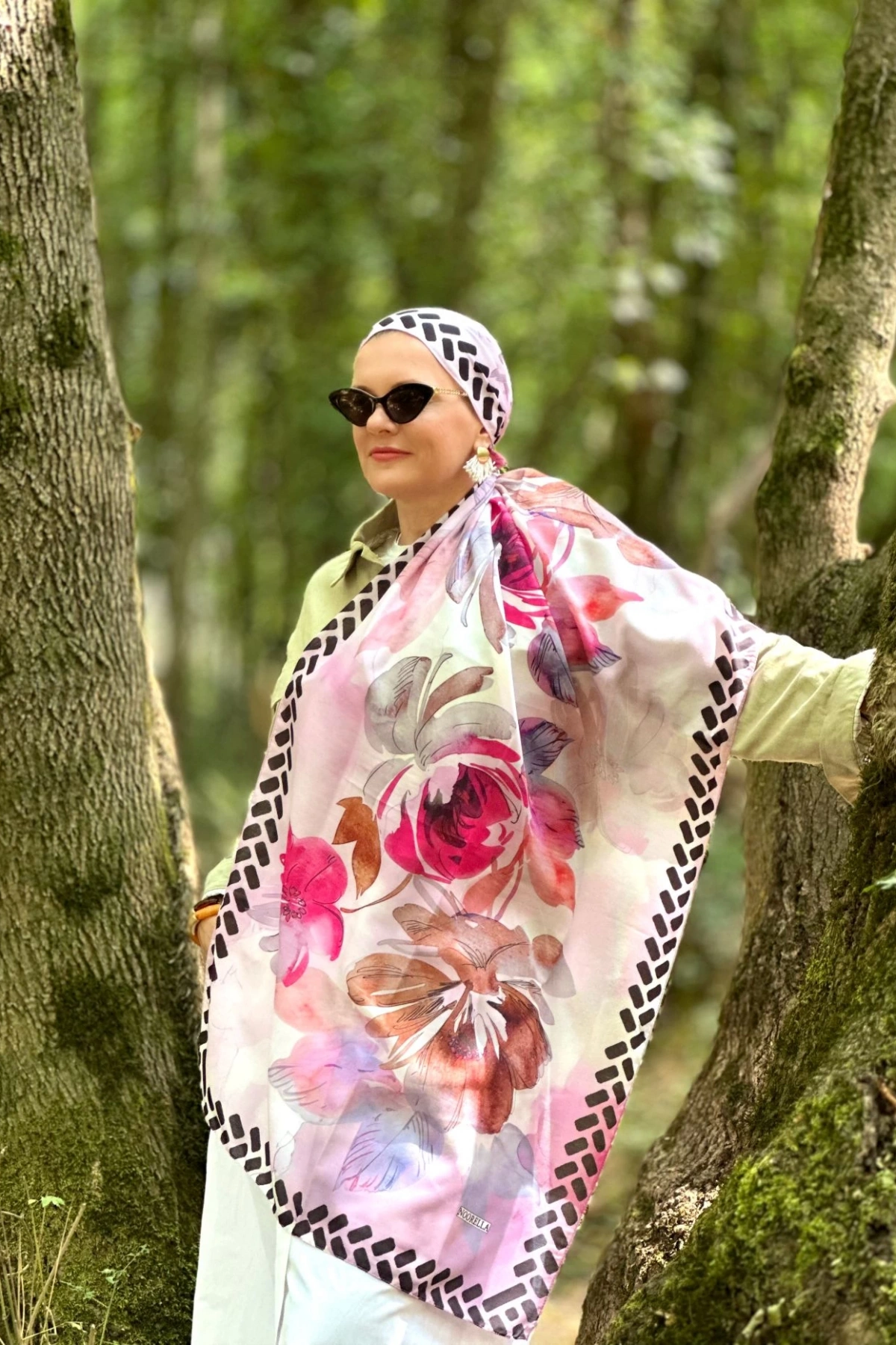 Nira Siyah Kare Kenarlı Şal - Pembe