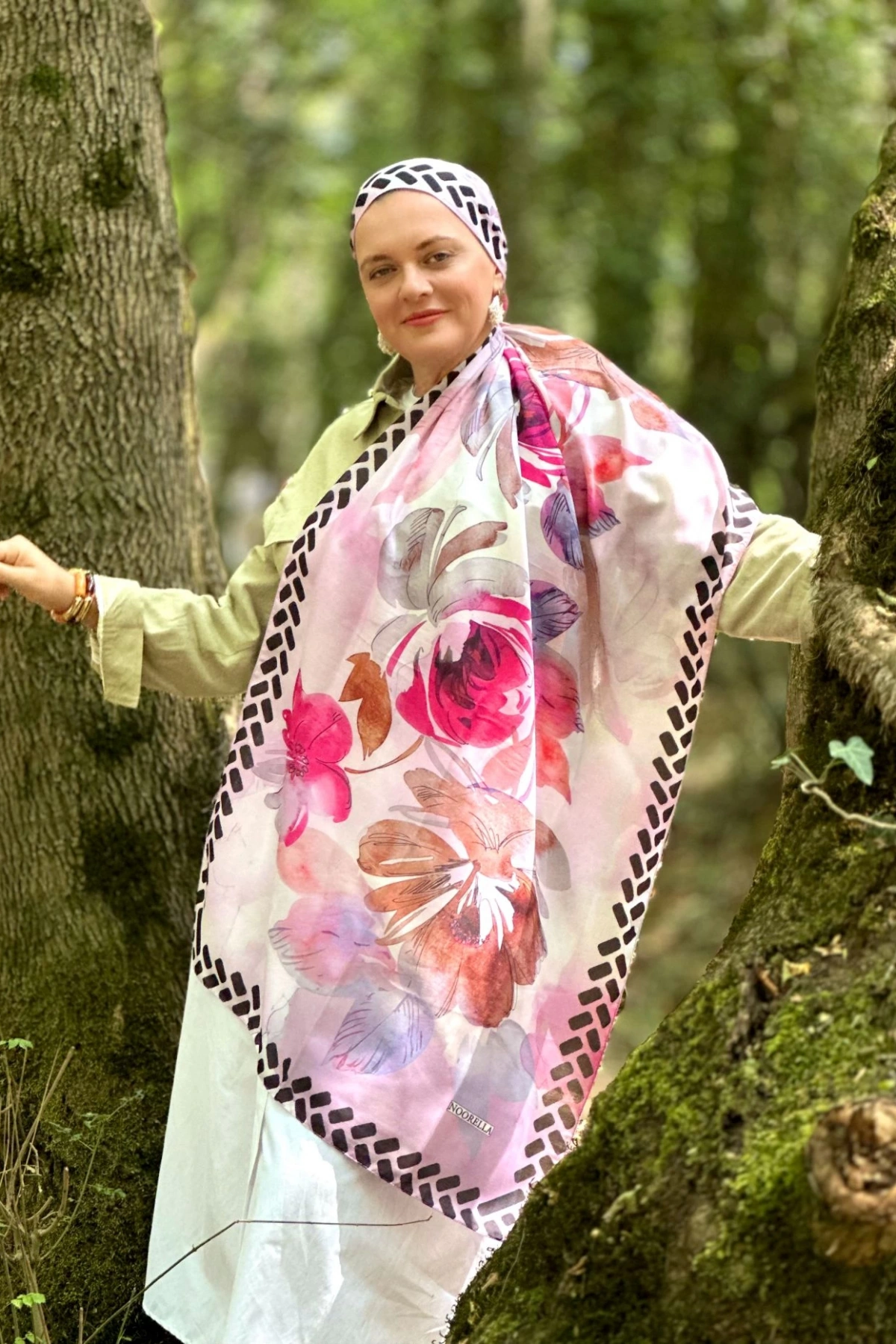 Nira Siyah Kare Kenarlı Şal - Pembe