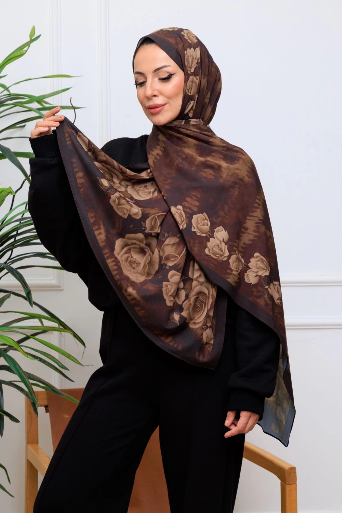 Velda Gül Desenli Şal - Kahverengi