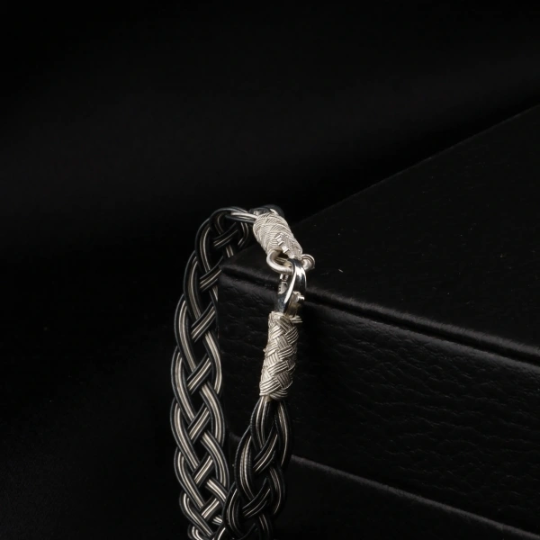 1000 Ayar Üç Örgülü Siyah Beyaz Kazaziye Bileklik