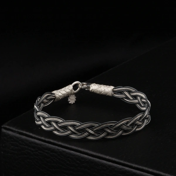 1000 Ayar Üç Örgülü Siyah Beyaz Kazaziye Bileklik