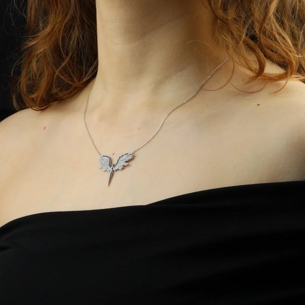 925 Ayar Gümüş Melek Kolyesi