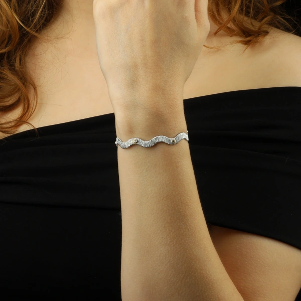 Işıltılı Taş Detaylı Modern Gümüş Bileklik