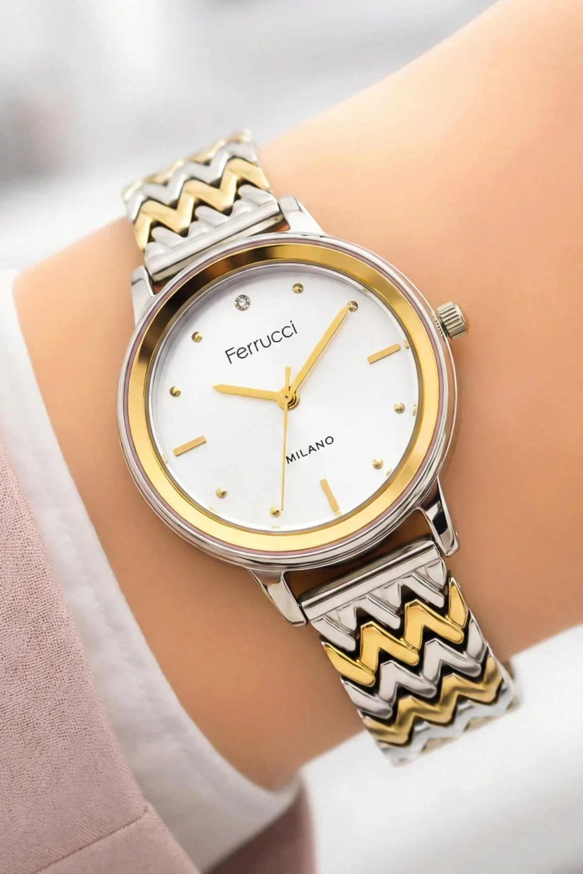 Ferrucci Çelik Kordon Çelik Kasa Kadın Kol Saati, 3 ATM Su Geçirmez Gold-Gümüş zmfer178