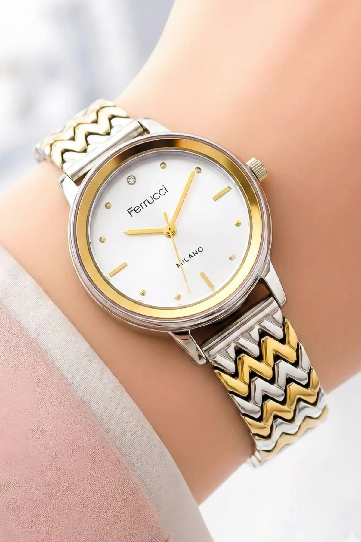 Ferrucci Çelik Kordon Çelik Kasa Kadın Kol Saati, 3 ATM Su Geçirmez Gold-Gümüş zmfer178