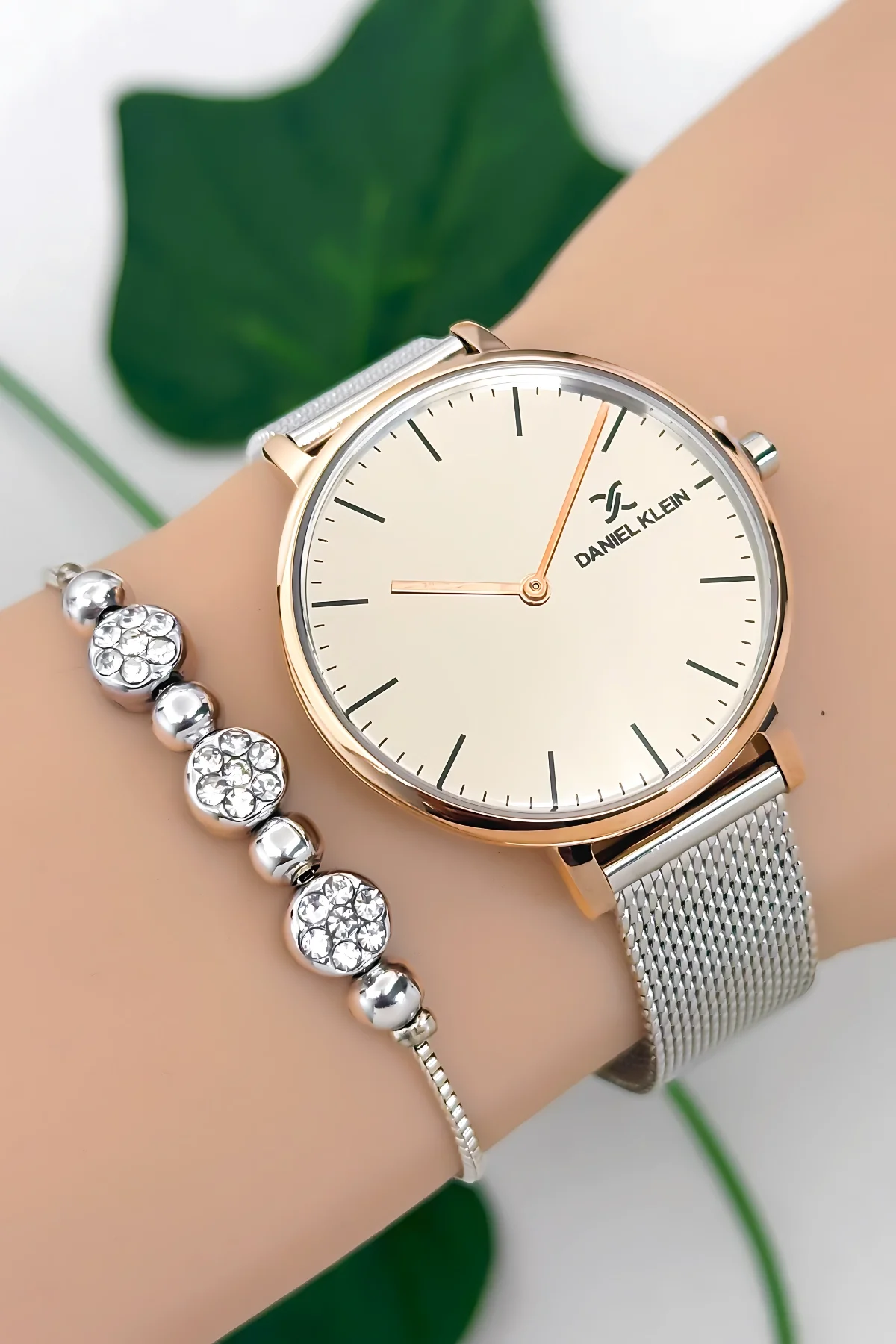 Daniel Klein Çelik Kordon Kadın Kol Saati 3 Atm Suya Dayanıklı Gümüş-Rose zmdk1189