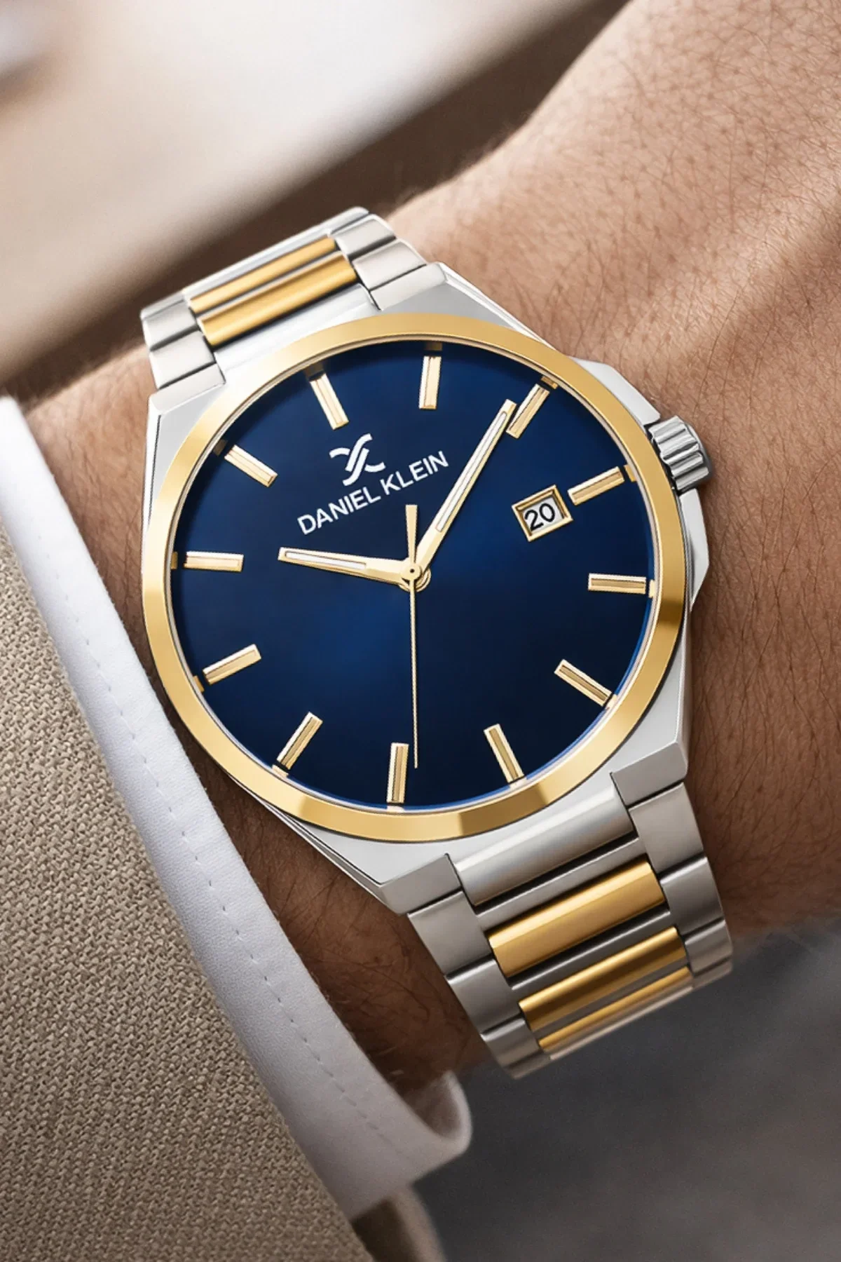 Daniel Klein Erkek Kol Saati Takvimli, Çelik Kordon, 44MM Kasa Gümüş-Gold zmdk1129