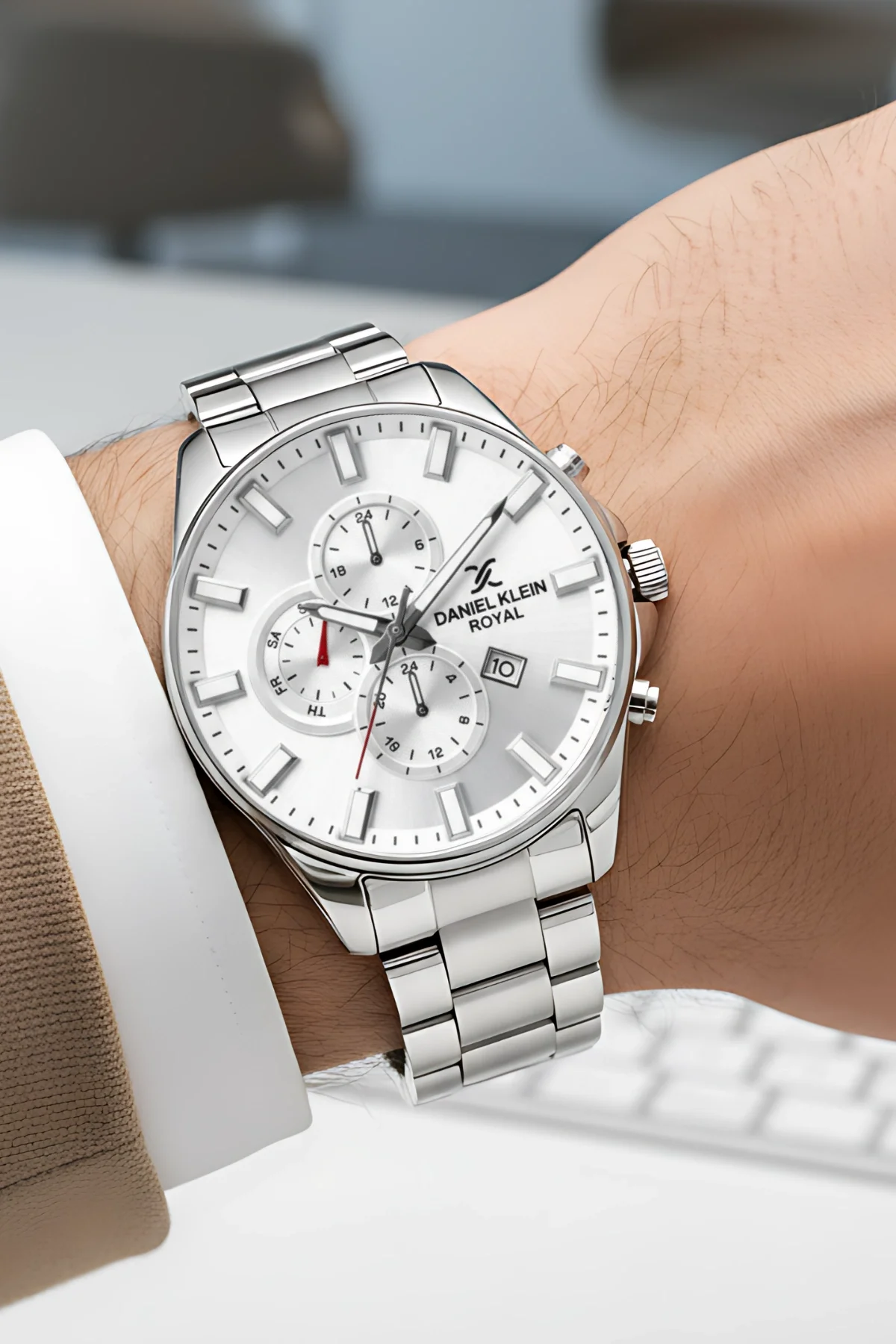 Daniel Klein Erkek Kol Saati Takvimli Çelik Kordon Çelik Kasa 3 Atm Su Geçirmez Gümüş-Beyaz zmdk1143