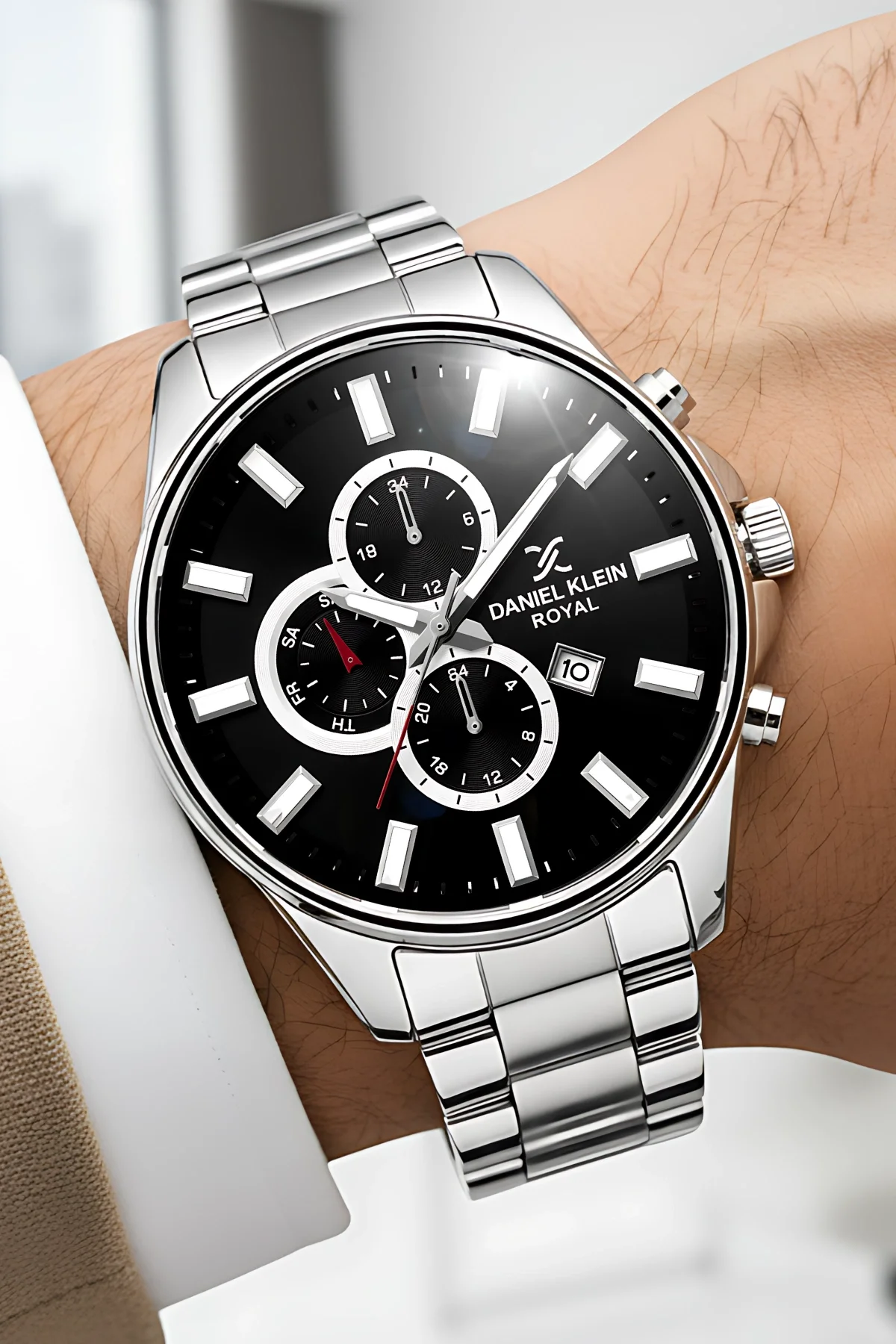 Daniel Klein Erkek Kol Saati Takvimli Çelik Kordon Çelik Kasa 3 Atm Su Geçirmez Gümüş-Siyah zmdk1143