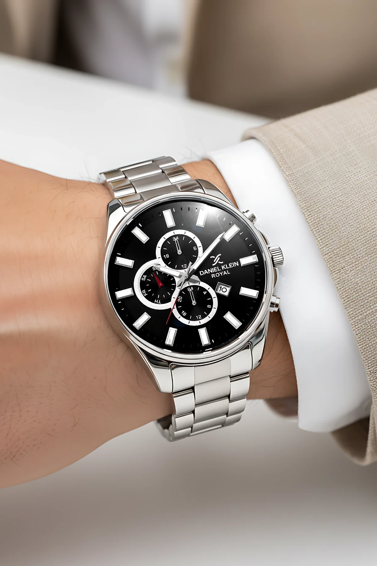 Daniel Klein Erkek Kol Saati Takvimli Çelik Kordon Çelik Kasa 3 Atm Su Geçirmez Gümüş-Siyah zmdk1143