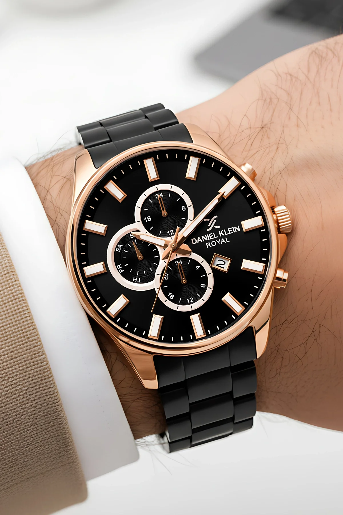 Daniel Klein Erkek Kol Saati Takvimli Çelik Kordon Çelik Kasa 3 Atm Su Geçirmez Siyah-Rose zmdk1143