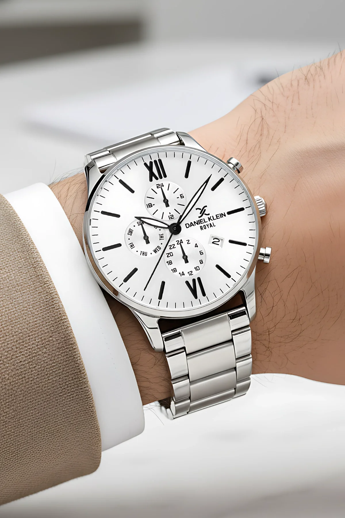 Daniel Klein Erkek Kol Saati Takvimli Çelik Kordon Çelik Kasa Gümüş-Beyaz Renk Bileklik Hediyesi İle zmdk1134