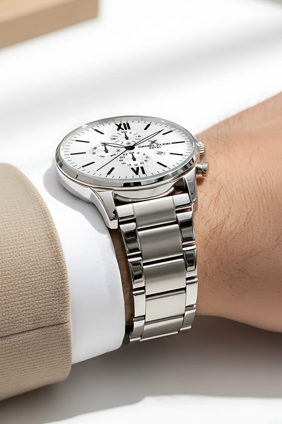Daniel Klein Erkek Kol Saati Takvimli Çelik Kordon Çelik Kasa Gümüş-Beyaz Renk Bileklik Hediyesi İle zmdk1134
