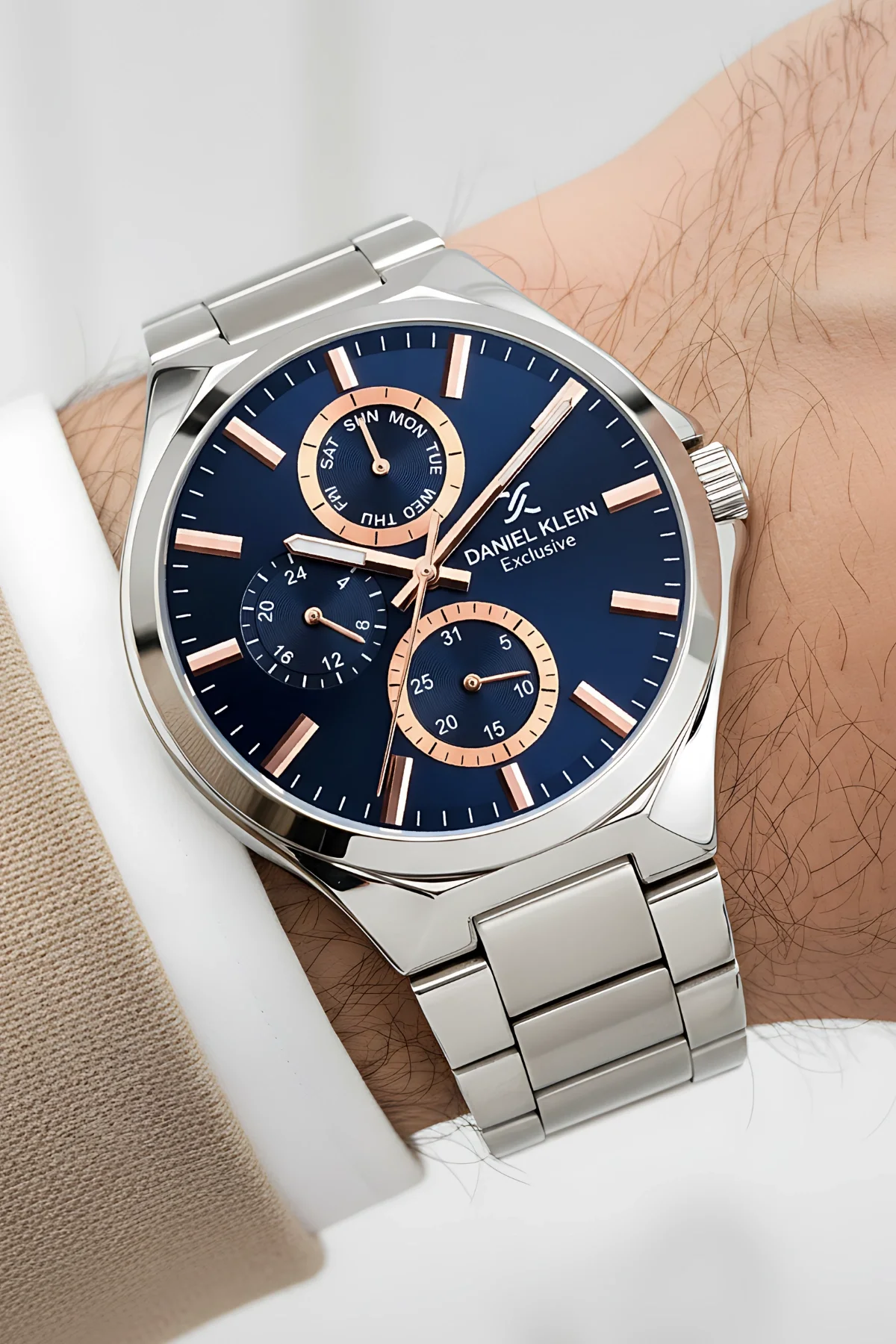 Daniel Klein Exclusive Erkek Kol Saati Fonksiyonlar Aktif Gümüş Renk Çelik Kordon zmdk1157