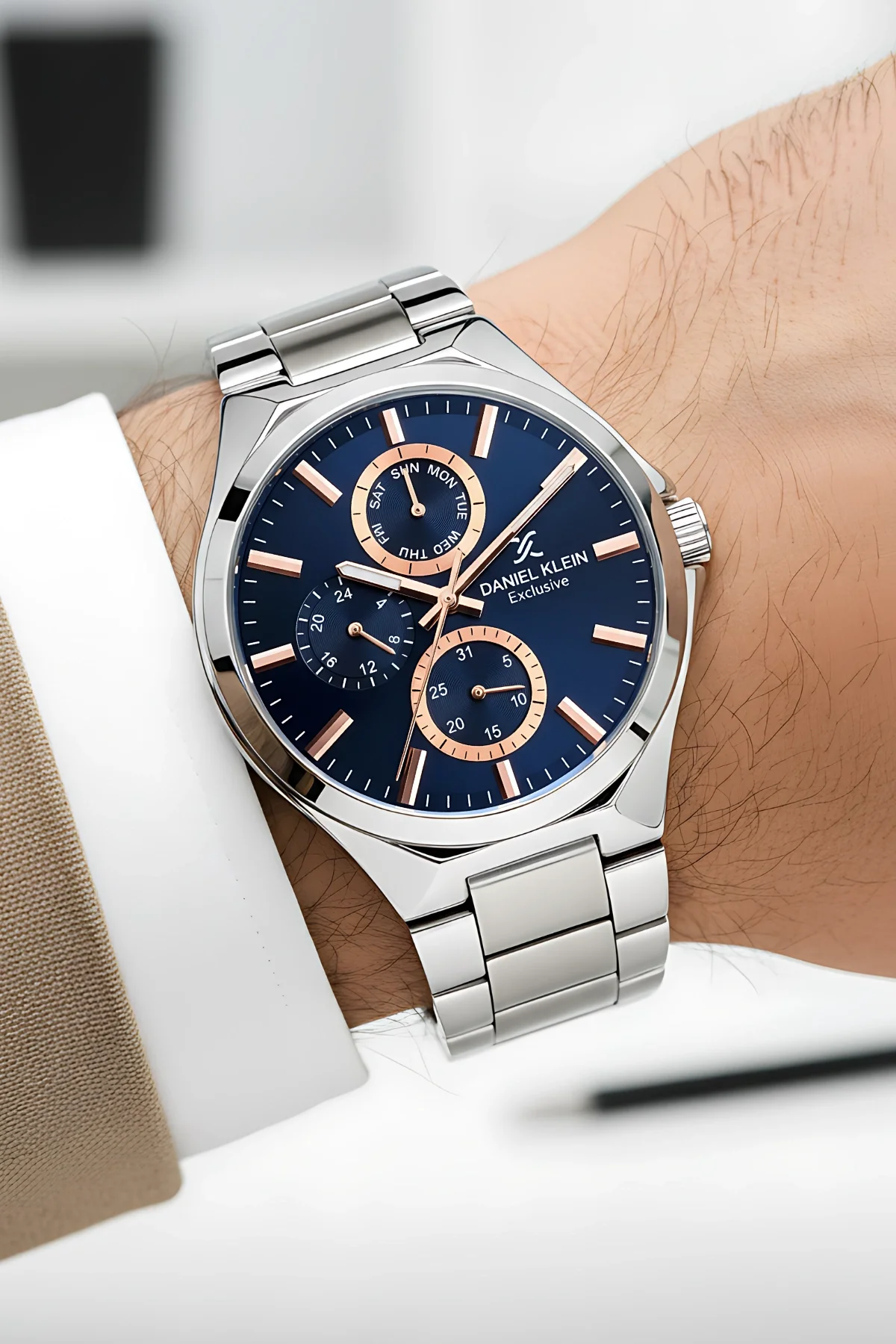 Daniel Klein Exclusive Erkek Kol Saati Fonksiyonlar Aktif Gümüş Renk Çelik Kordon zmdk1157