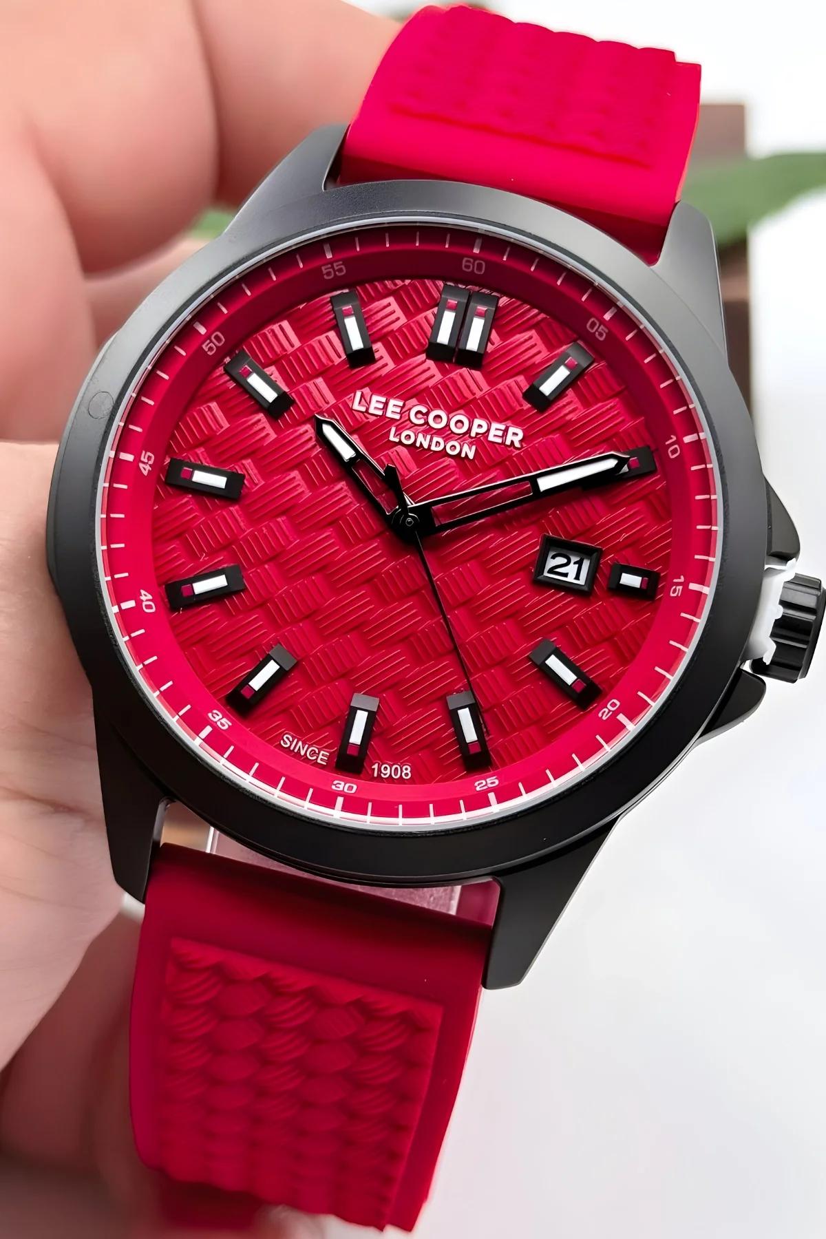 Lee Cooper LC07859.688 Kırmızı Renk Silikon Kordon Siyah Renk Çelik Kasa Erkek Kol Saati ZMLC005