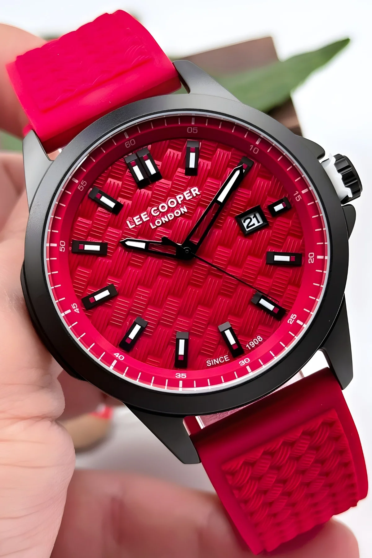 Lee Cooper LC07859.688 Kırmızı Renk Silikon Kordon Siyah Renk Çelik Kasa Erkek Kol Saati ZMLC005