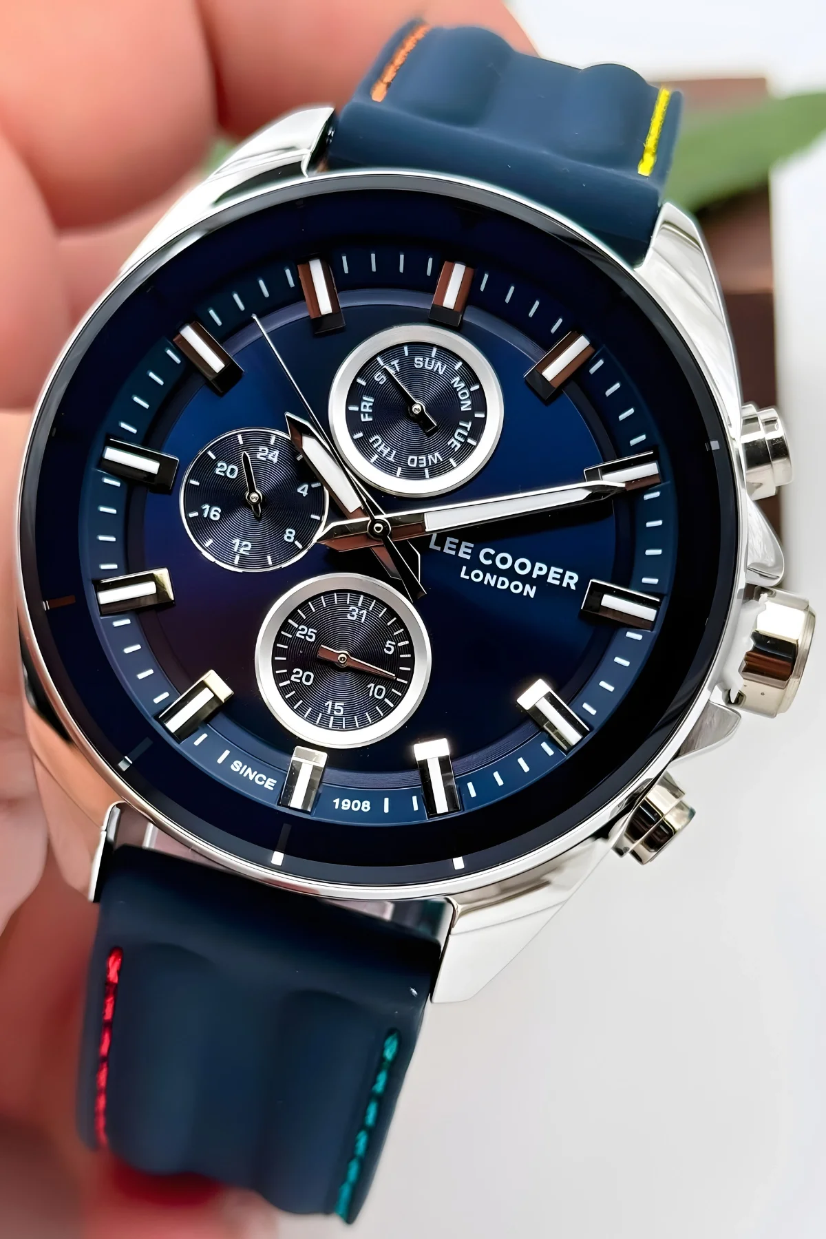 Lee Cooper LC07881.399 Lacivert Renk Silikon Kordon Gümüş Renk Çelik Kasa Erkek Kol Saati ZMLC006