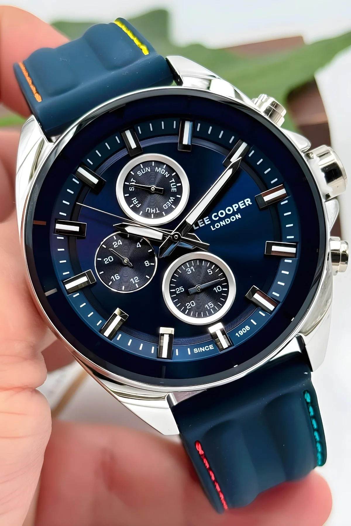 Lee Cooper LC07881.399 Lacivert Renk Silikon Kordon Gümüş Renk Çelik Kasa Erkek Kol Saati ZMLC006