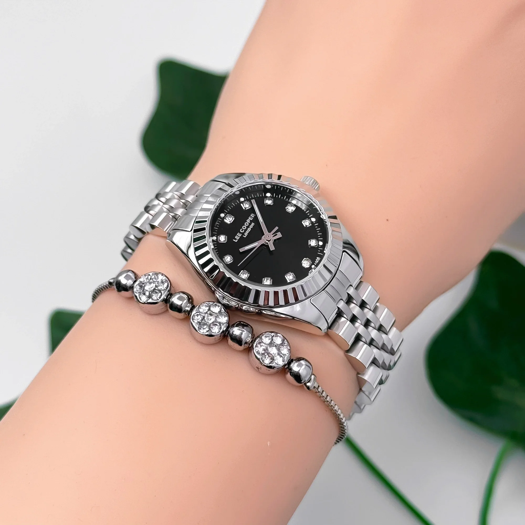 Lee Cooper LC07956.350 Gümüş Renk Çelik Kordon&Kasa Kadın Kol Saati 3Atm Su Geçirmezlik ZMLC029