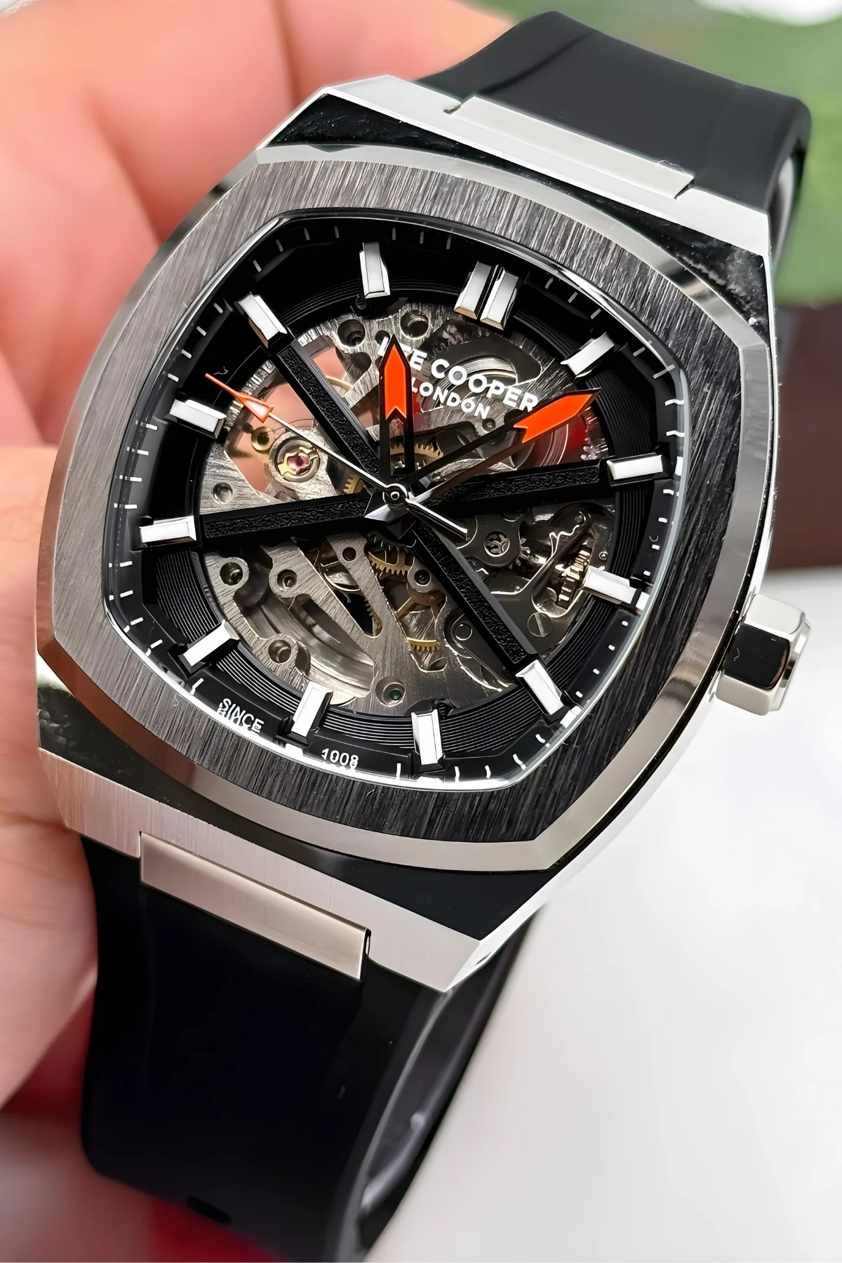 Lee Cooper Silikon Kordon Otomatik Erkek Kol Saati LC07902.351 Siyah-Gümüş ZMLC001