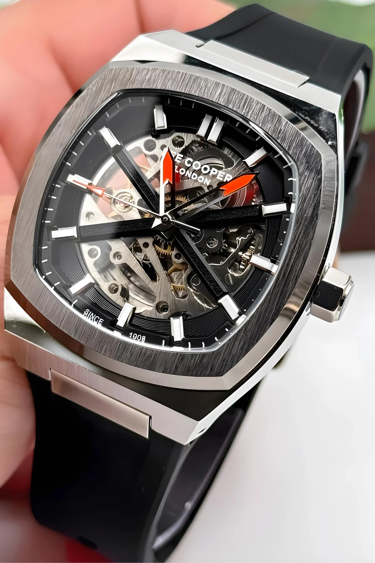 Lee Cooper Silikon Kordon Otomatik Erkek Kol Saati LC07902.351 Siyah-Gümüş ZMLC001