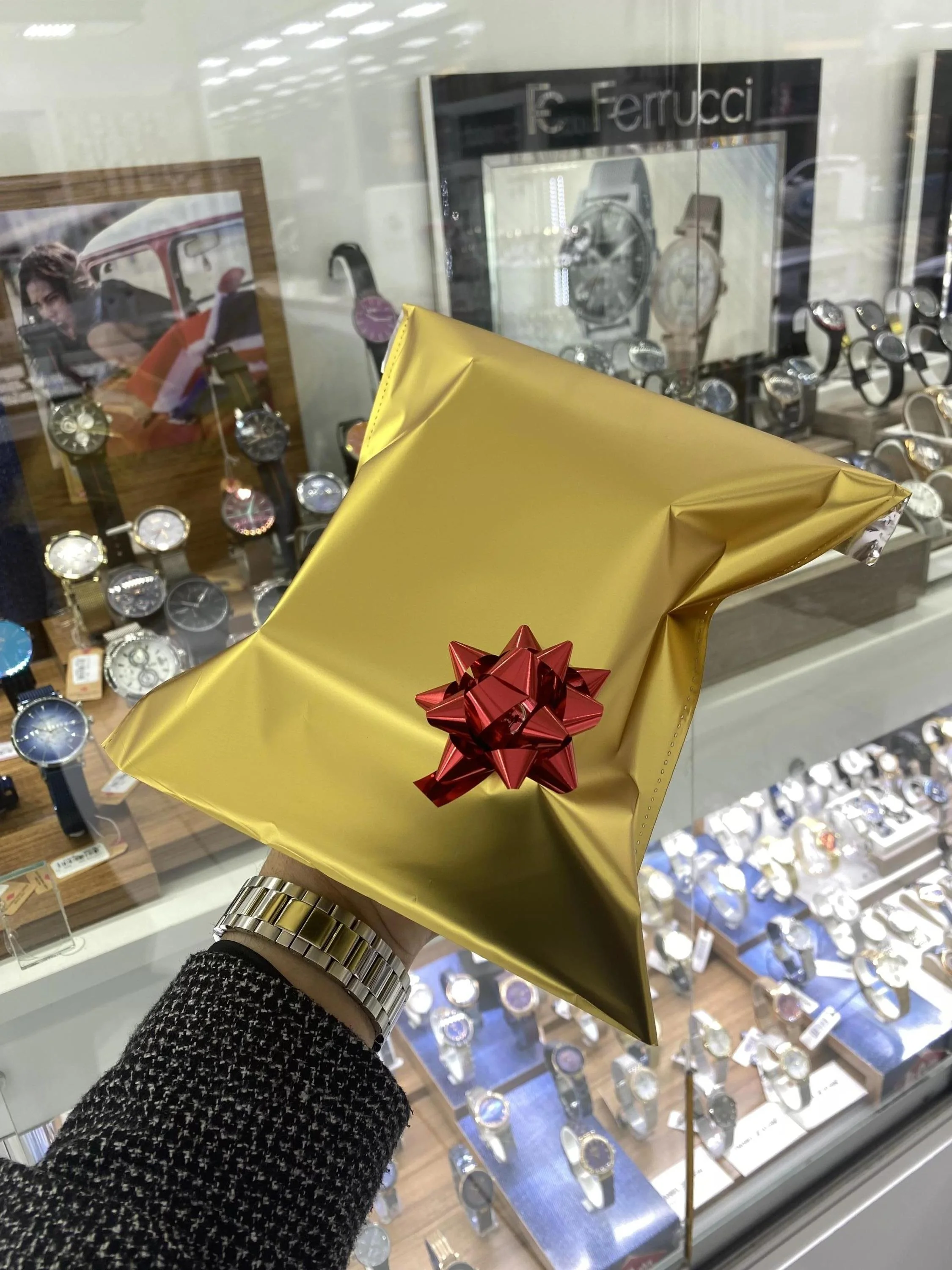 Ferrucci Kadın Kol Saati Çelik Kordon Çelik Kasa Taşlı Bileklik Hediyesi ile Gold-Gümüş zmfer045