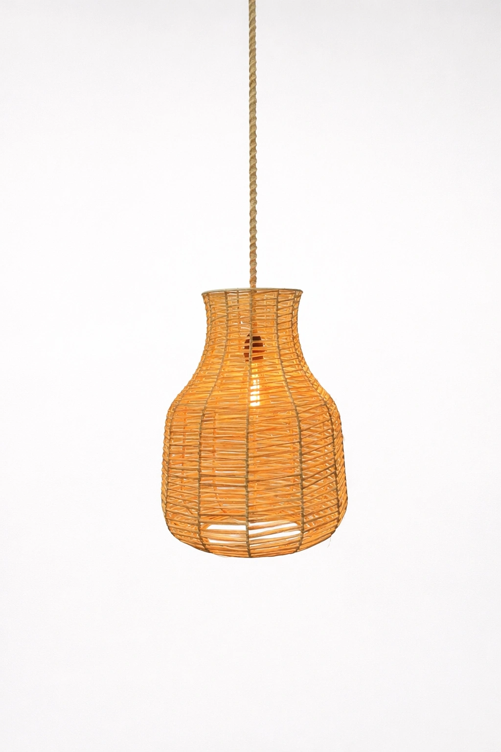 BOTTLE RAFYA SARMA