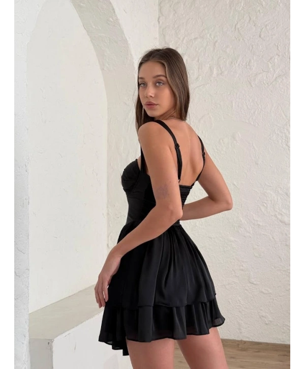 Siyah Gloplu Göğüs Dekolteli Şifon Tasarım Elbise