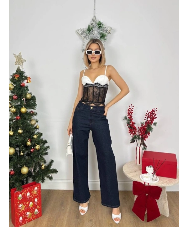 Beyaz Dantelli Saten Askılı Büstiyer.