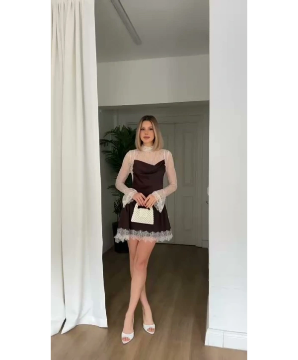 Dantel Kumaş Detaylı Saten Mini Elbise