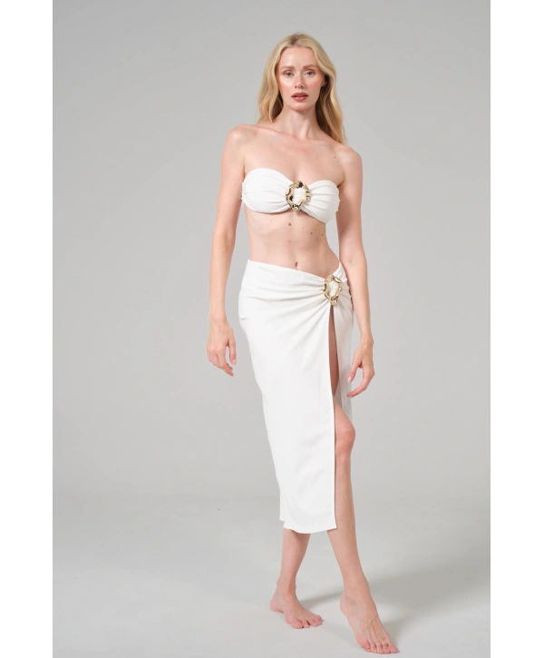 Alesbutik Beyaz  Metal Tokalı Straplez Bikini ve Pareo Seti,