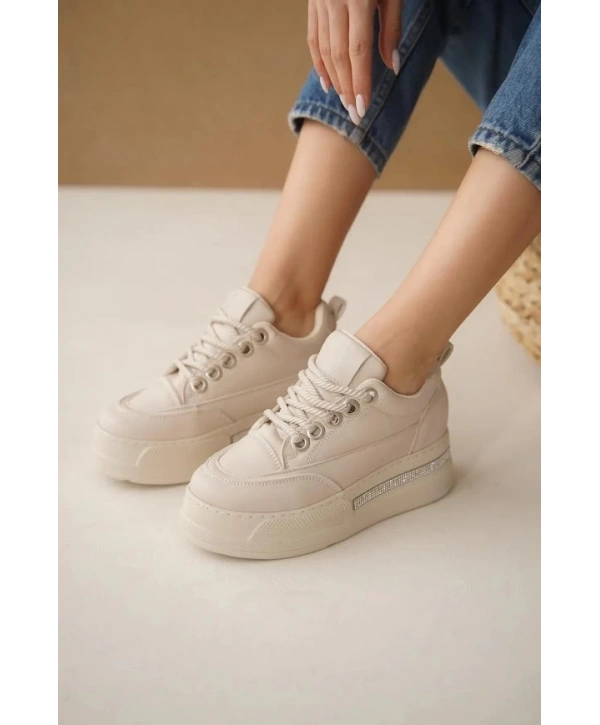 Taş Detaylı Spor Ayakkabı