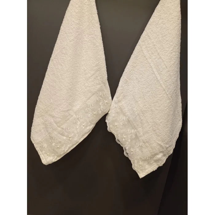 TOALLA CON BORDADO DE LUNARES TEÑIDA EN DEGRADADO NIVEMESHOME