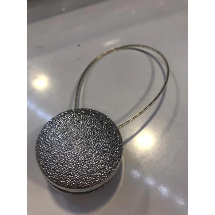 NİVEMESHOME مَشَبَك بُرْدَة فَضِّي مُزَيَّن بِحَجَر دائري أَنِيق