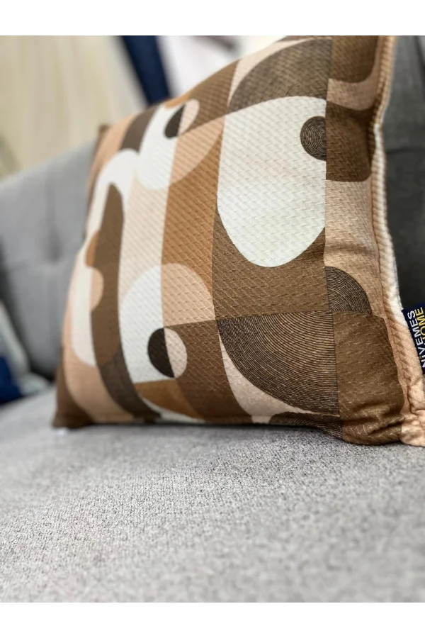 NIVEMESHOME GEOMETRİK BEJ-KAHVE DESENLİ 45X45 DOLGULU KIRLENT KILIFI