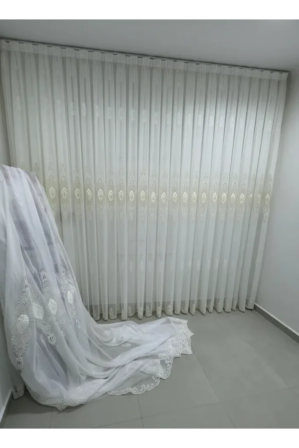 NIVEMESHOME ELÍSYA 3812 GOLD SHIMMER 1/3 PILE WOVEN BAMBOO TULLE CURTAIN