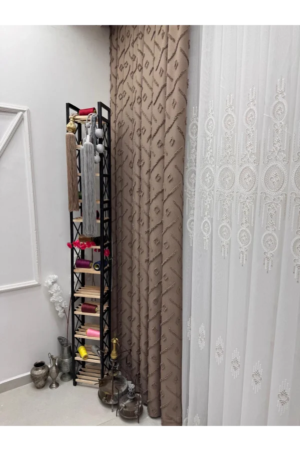 NIVEMESHOME SEDA 3-0006 CAFÉ CORTINA DE TELA PILARES 1/3