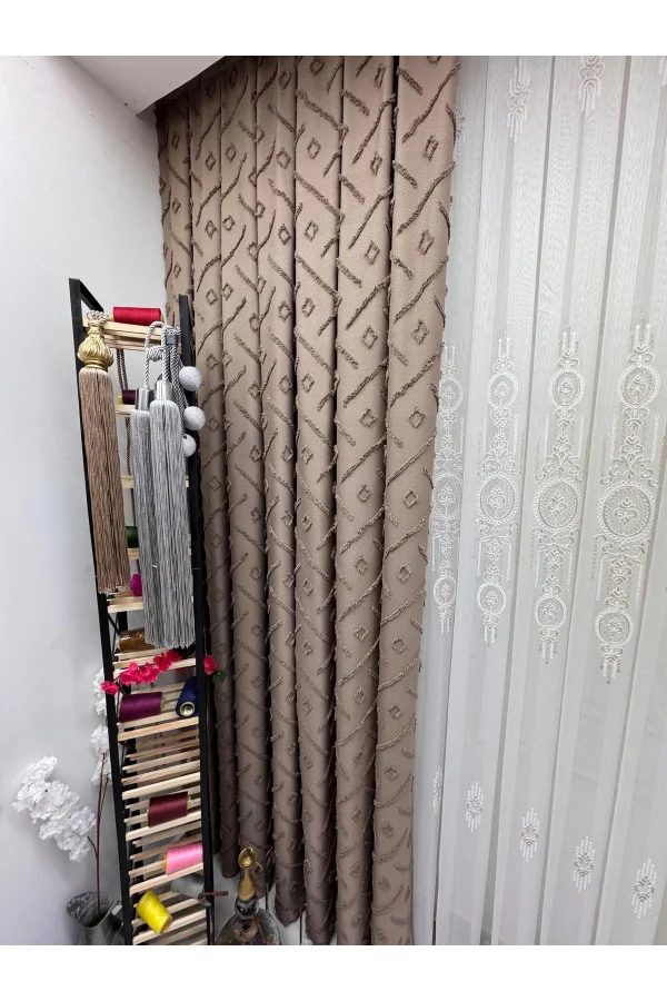 NIVEMESHOME SEDA 3-0006 CAFÉ CORTINA DE TELA PILARES 1/3