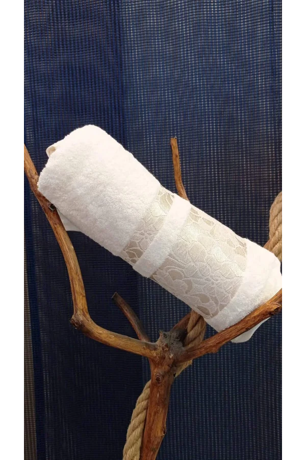 TOALLA DE BAÑO DE CIERVO KREM 70*140 KARACAN